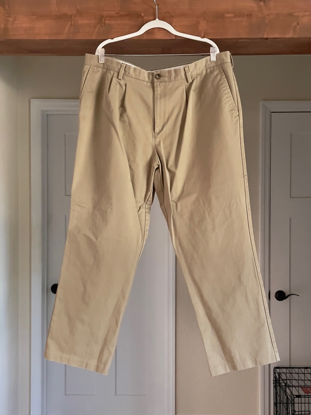 Men's Khaki Pleated-Front Pants - Classic Casual Dockers